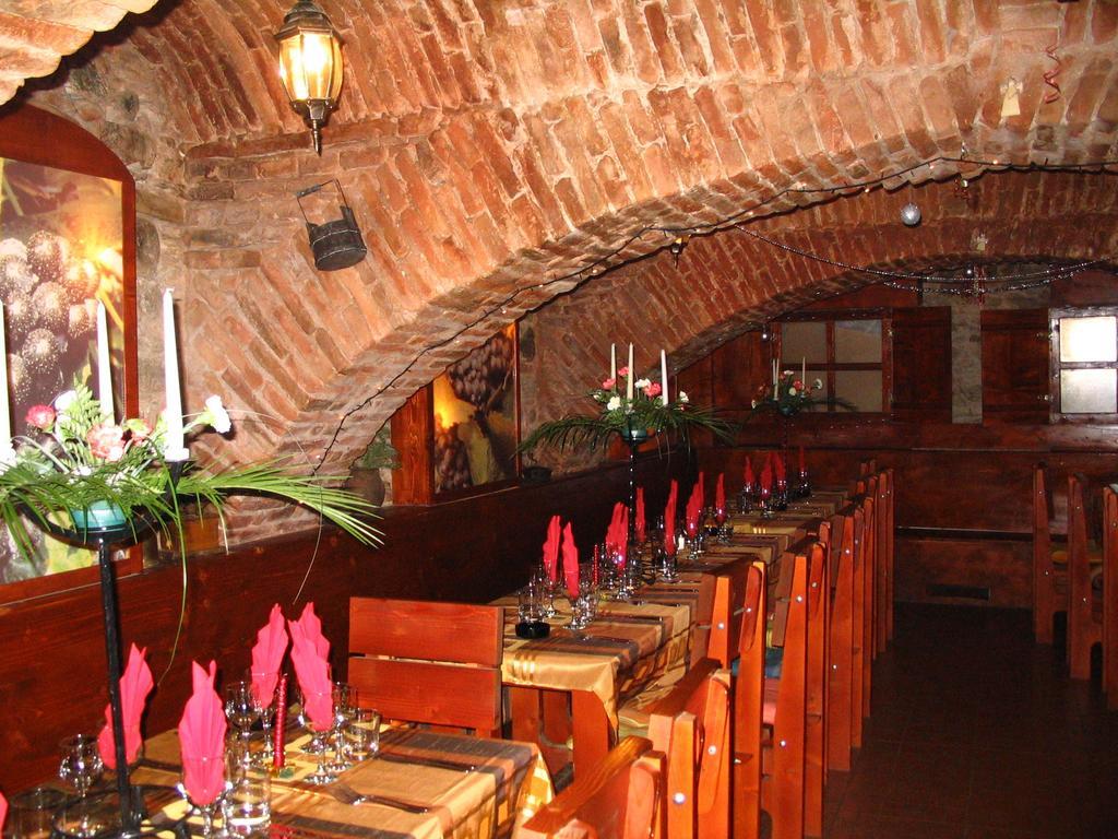 Vila Veche Haţeg Extérieur photo