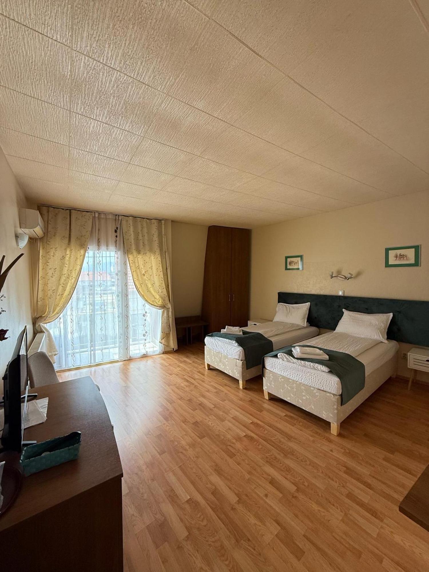 Vila Veche Haţeg Extérieur photo