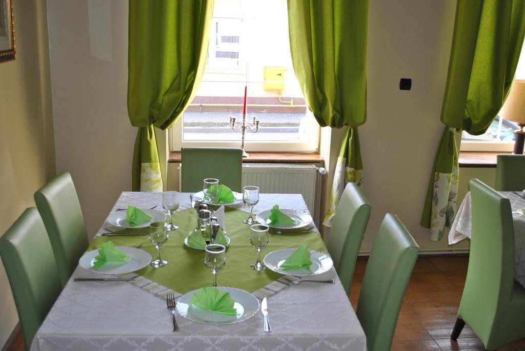 Vila Veche Haţeg Extérieur photo
